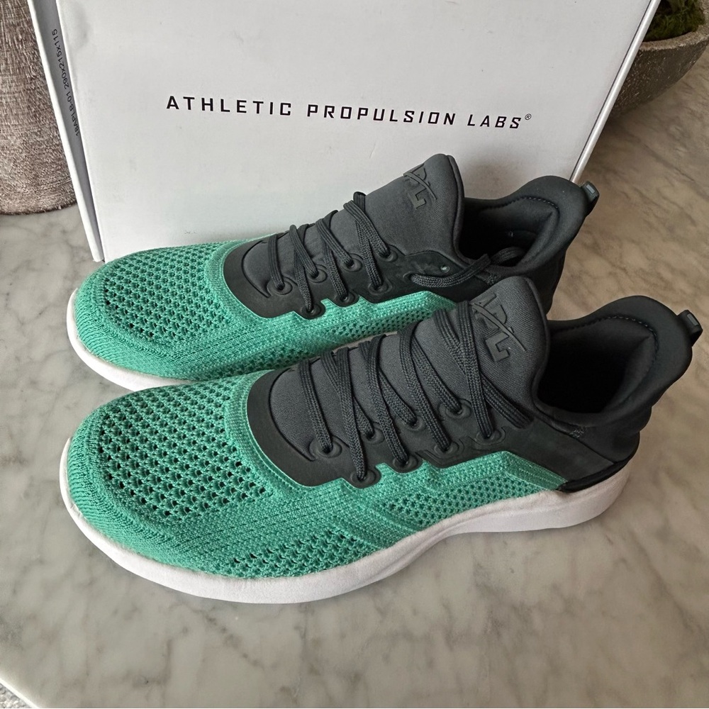 New In Box - APL TechLoom Tracer - Women Size 8.5 = Unisex design